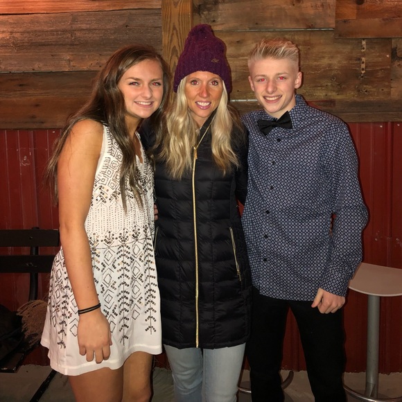 Meet your Posher, Heather - Picture 1 of 1